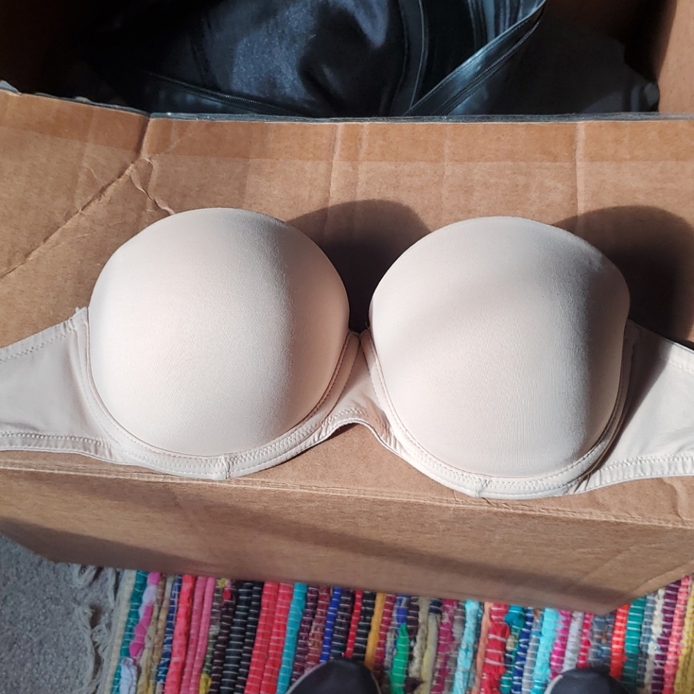 Strapless VS PINK beige bra 34C